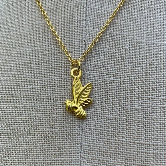 NWT Sterling Silver Plated Chain & Bee Alloy Metal Charm Necklace - Picture 10 of 10